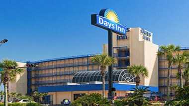 Days Inn by Wyndham Panama City Beach/Ocean Front in Strand von Panama-Stadt, FL