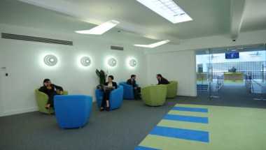 Alliance Business Centers - Beehive Ring Road в Horley, GB1