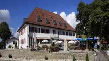 Hotel - Restaurant De La Vue-Des-Alpes in Val-de-Ruz, CH