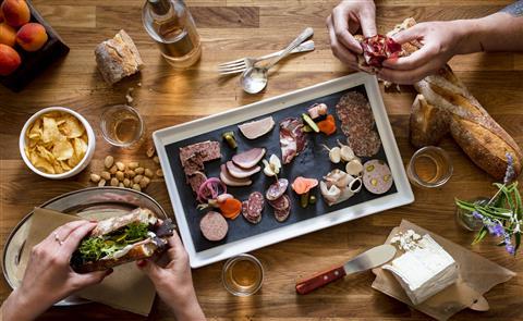 Restaurants & Dining