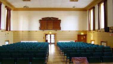 Pater Hall Community Trust в Pembroke Dock, GB3