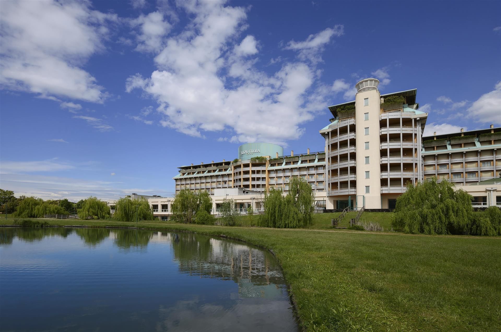 รูปสถานที่จัดงาน