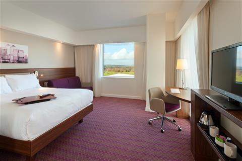 Hampton by Hilton London Gatwick Airport i Gatwick, GB1
