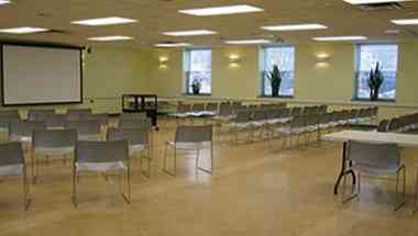 Swansea Town Hall Community Centre в Toronto, ON