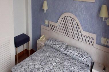 Hotel Tres Torres em Santa Eularia des Riu, ES