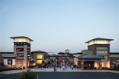 St. Louis Premium Outlets