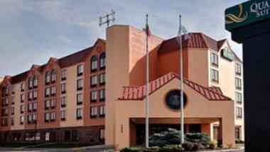 Quality Suites Milwaukee Airport en Milwaukee, WI