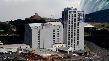 The Oakes Hotel in Niagara Falls, ON
