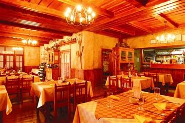 Hotel Laroba, Alsoors, HU