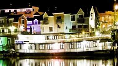 Old Harbor Inn a South Haven, MI