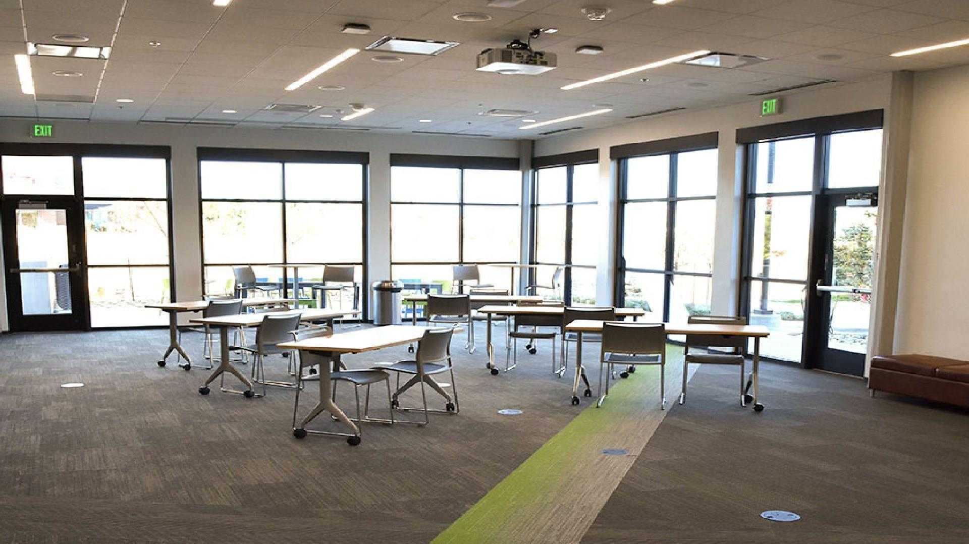 Douglas County Library in Castle Pines a Castle Pines, CO