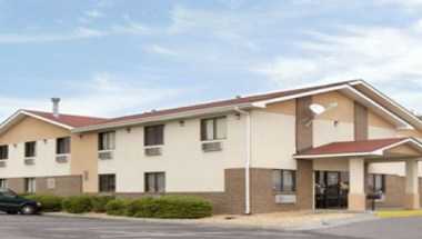 Super 8 by Wyndham Winchester VA в Winchester, VA