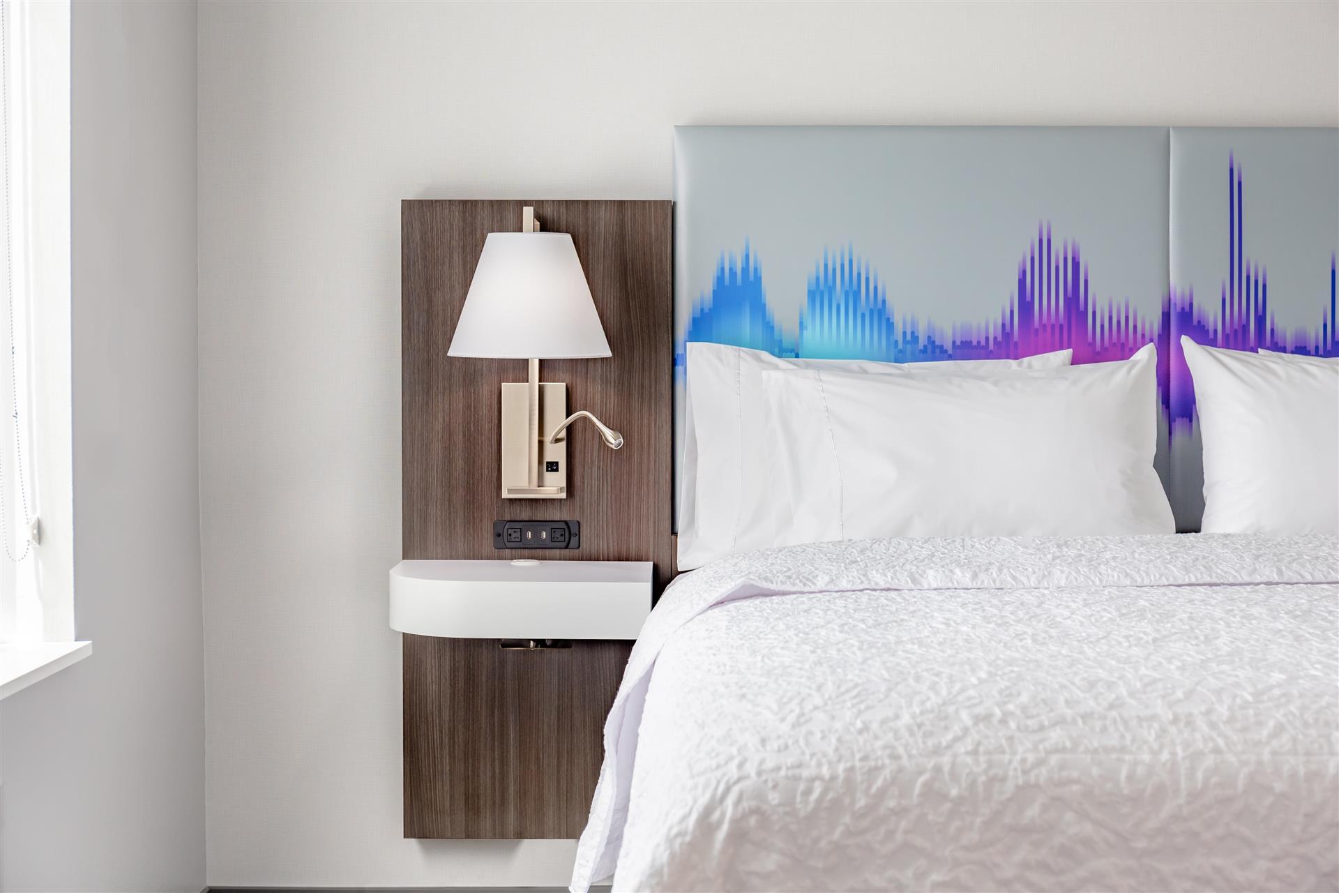 Hampton Inn & Suites Bridgeview Chicago image