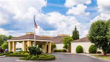 Quality Inn West of Asheville в Canton, NC