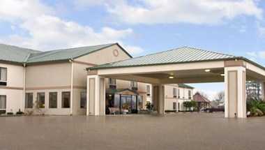 Days Inn by Wyndham Denham Springs-Baton Rouge East в Denham Springs, LA