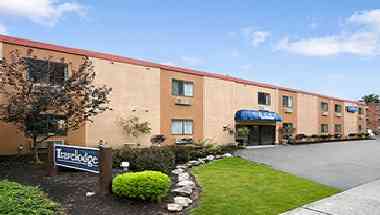 Travelodge by Wyndham Cleveland Lakewood a Lakewood, OH