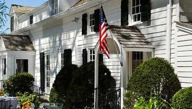 Three Village Inn в Brookhaven, NY