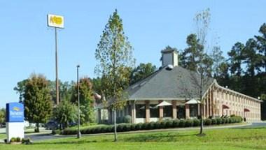 Baymont by Wyndham LaGrange image