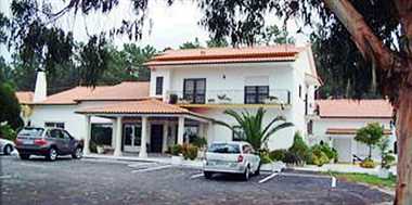 Hotel Lagoa Do Linho в Monte Redondo, PT