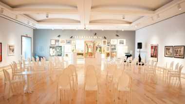 The Robert McLaughlin Gallery в Oshawa, ON