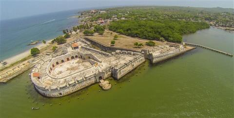 Sigue el cruce de piratas hacia el fuerte de Bocachica y la batería de San José