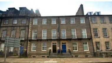 Travelodge Edinburgh Central Queen Street Hotel en Edimburgo, GB2