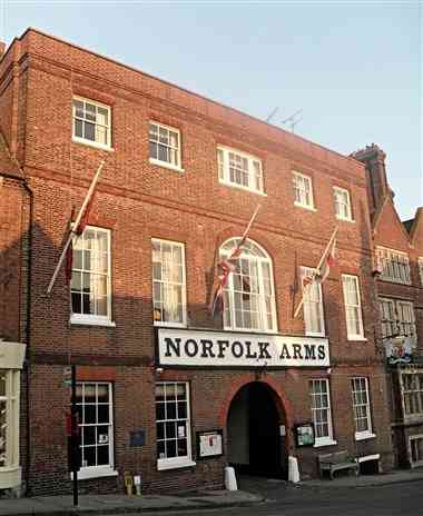 Norfolk Arms Hotel, Arundel, GB1