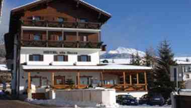 Bienvivre Hotel Alla Rocca em Varena, IT