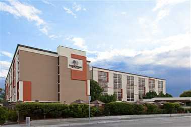 DoubleTree by Hilton Hotel San Bernardino в San Bernardino, CA