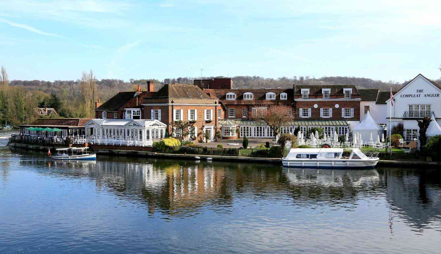 Macdonald Compleat Angler a Marlow, GB1