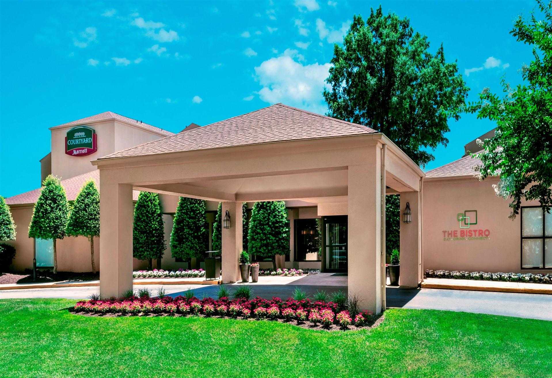 Courtyard by Marriott Virginia Beach Norfolk в Virginia Beach, VA