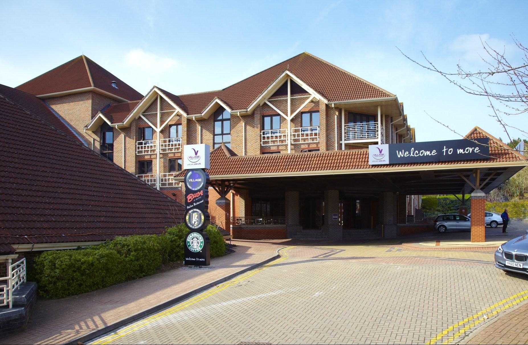 Village Swindon в Bristol, GB