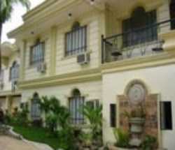 Hotel Moraville en Nabua, PH