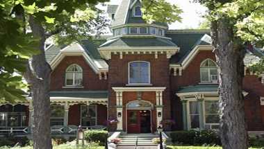 Kingston, ON의 Hochelaga Inn