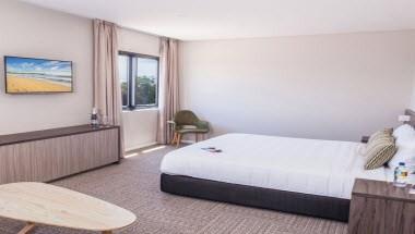 Ibis Styles The Entrance image