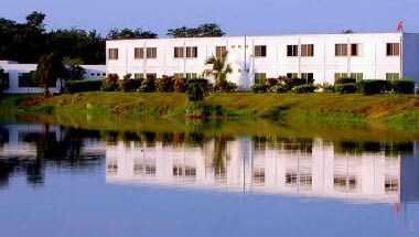 Hotel Vista Lago en Santiago, PA