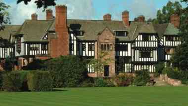 Inglewood Manor в Ellesmere Port, GB1