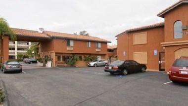 Quality Inn and Suites Oceanside Near Camp Pendlet image