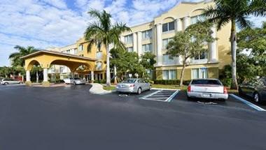Comfort Suites Sawgrass image