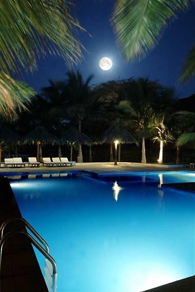 Las Arenas de Mancora a Talara, PE