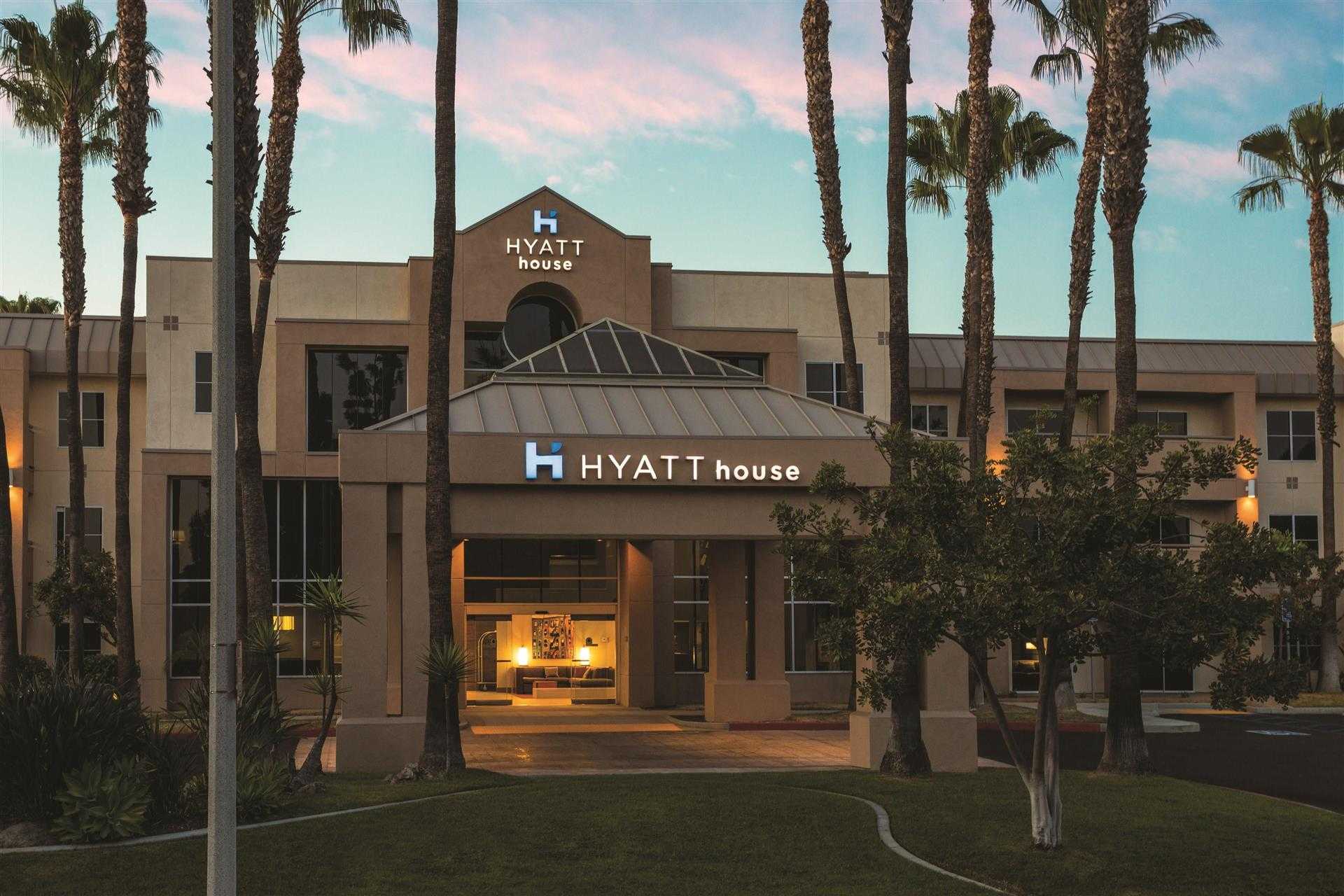 HYATT house Cypress Anaheim в Cypress, CA