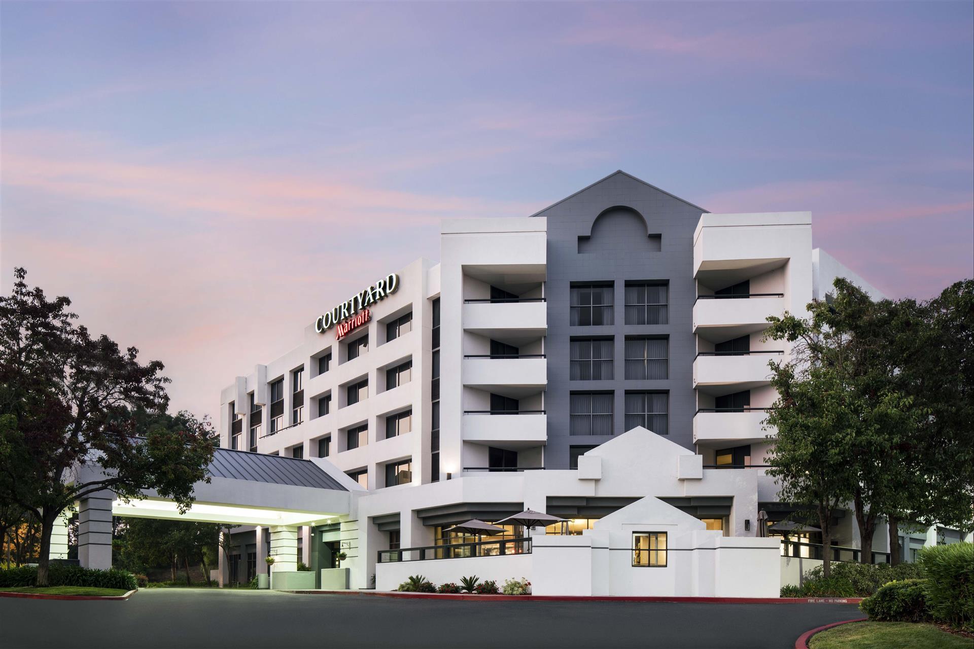 Courtyard by Marriott Richmond Berkeley image