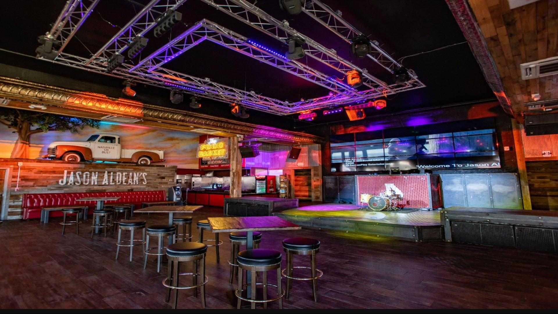 Jason Aldean's Kitchen + Rooftop Bar в Nashville, TN