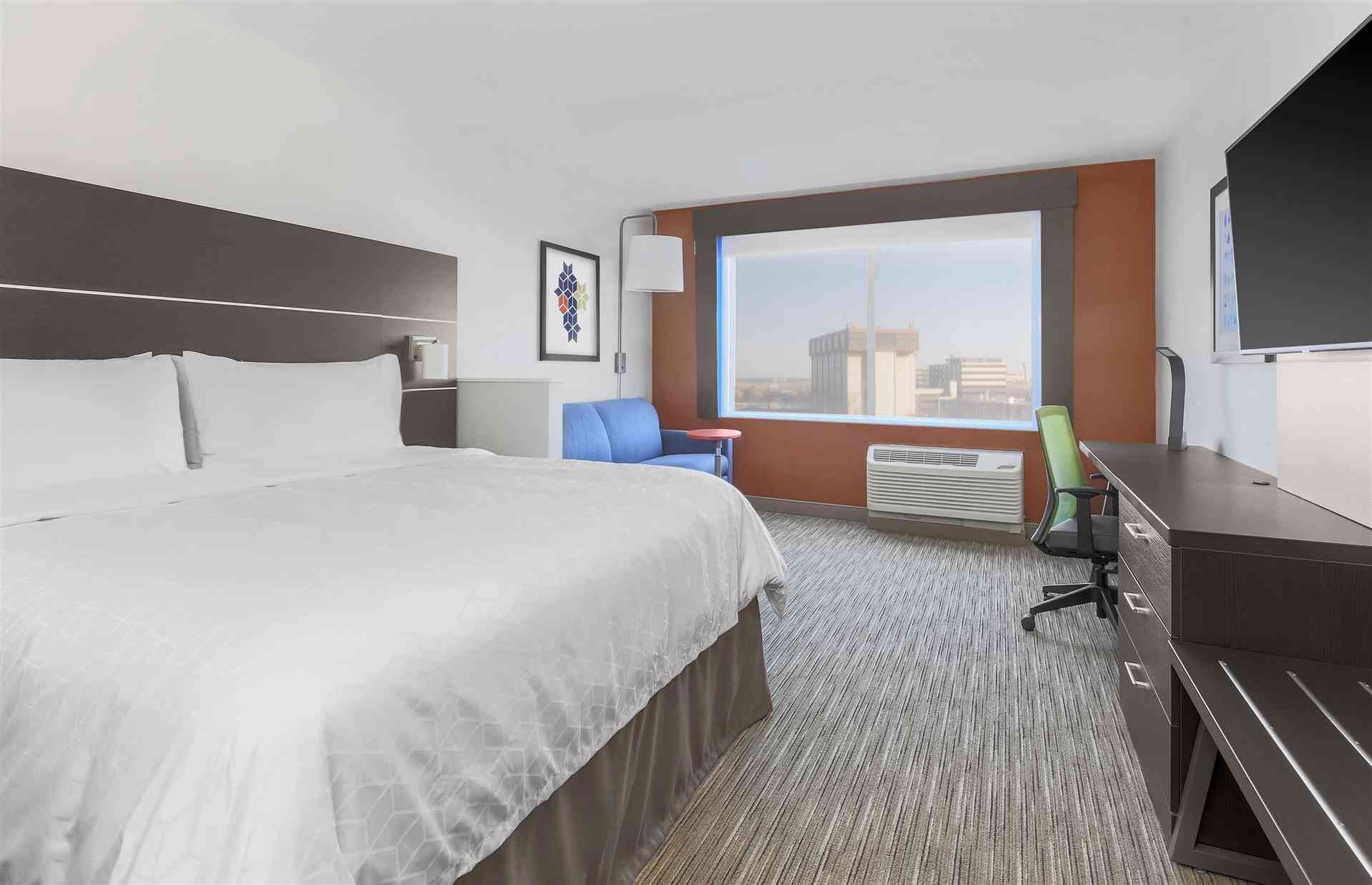 Holiday Inn Express & Suites Chicago O"Hare Airport, Des Plaines, IL