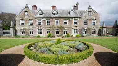 Langdon Court in Plymouth, GB1