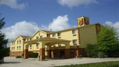 Super 8 by Wyndham Pasadena image