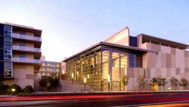 Oshman Family Jewish Community Center в Palo Alto, CA