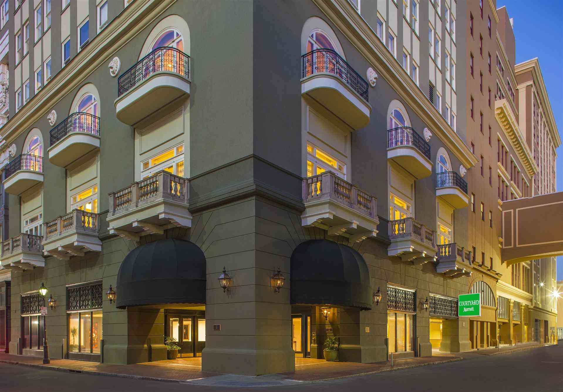 Courtyard by Marriott New Orleans French Quarter/Iberville в New Orleans, LA