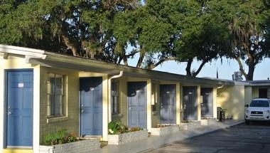 Lakeside Inn & Cafe image