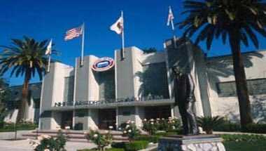 NHRA Motorsports Museum в Pomona, CA